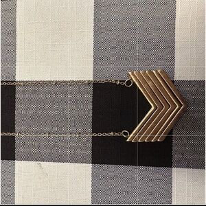 Francesca's Collections Elegant Gold Necklace